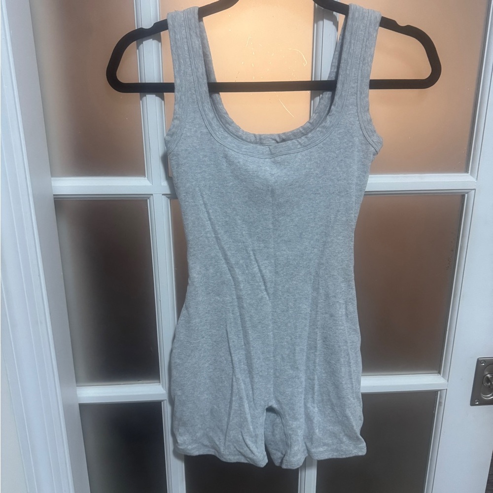 SKIMS Heather Gray Ribbed Scoop-Neck Romper - Picture 5 of 7